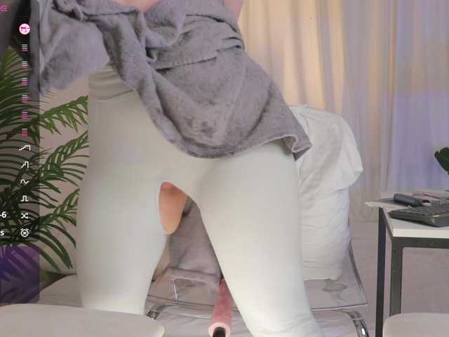 SexyBlondeDoll's BongaCams show and profile