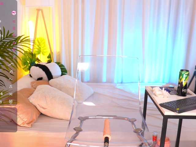 SexyBlondeDoll's BongaCams show and profile