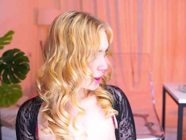 SexyBlondeDoll webcam