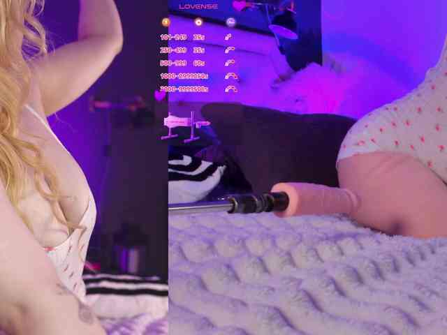 SexyBlondeDoll webcam