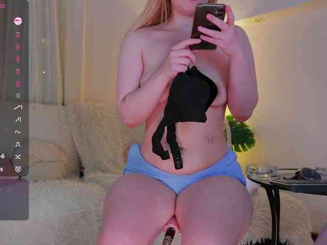 SexyBlondeDoll webcam