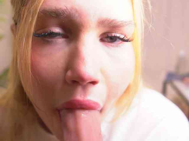 SexyBlondeDoll webcam