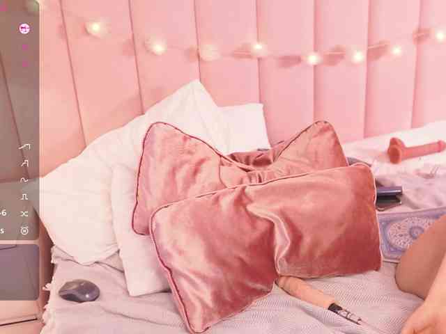 SexyBlondeDoll webcam