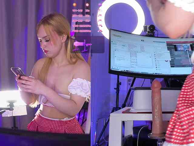 SexyBlondeDoll webcam