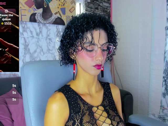 queencuarxxo's BongaCams show and profile