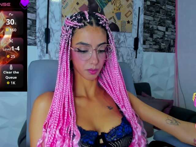 queencuarxxo's BongaCams show and profile