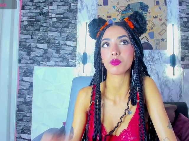 queencuarxxo's BongaCams show and profile