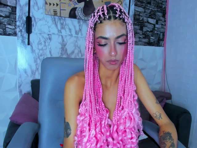 queencuarxxo's BongaCams show and profile