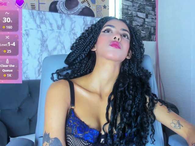 queencuarxxo webcam bongacams model stream image