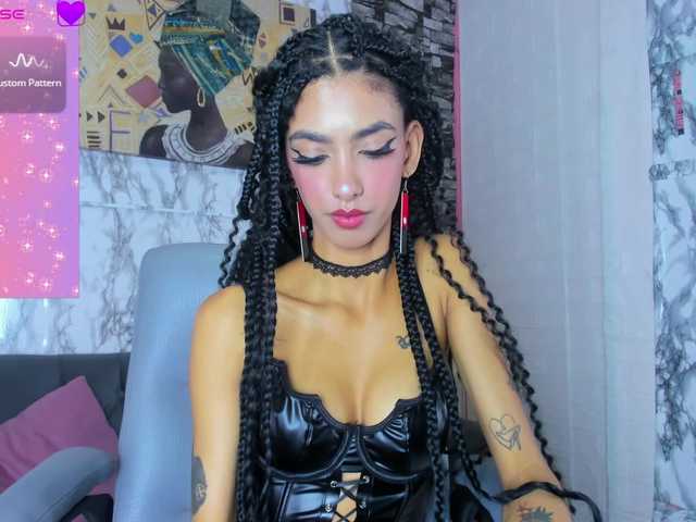 queencuarxxo's BongaCams show and profile