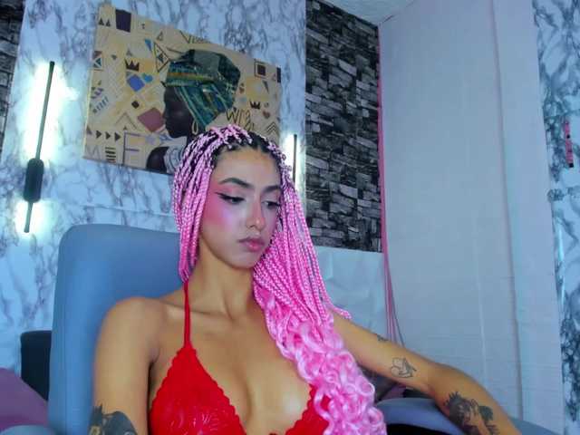 queencuarxxo's BongaCams show and profile