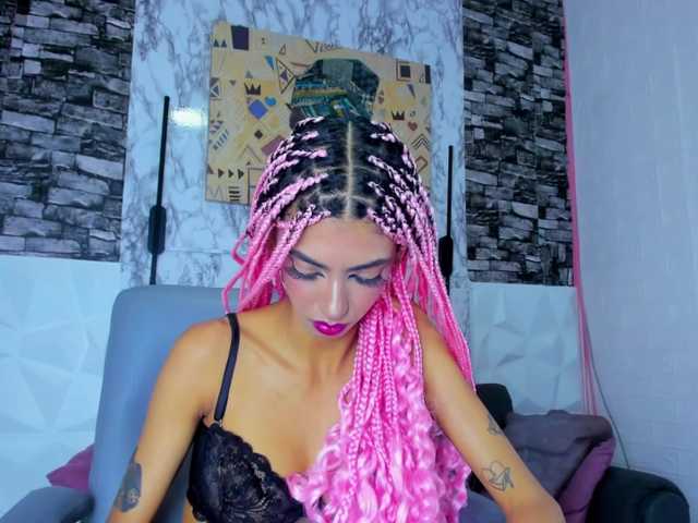 queencuarxxo's BongaCams show and profile