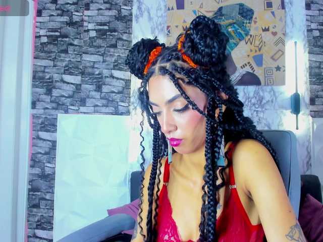 queencuarxxo's BongaCams show and profile