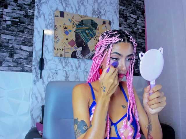 queencuarxxo's BongaCams show and profile