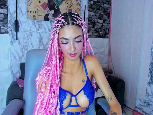 queencuarxxo's BongaCams show and profile