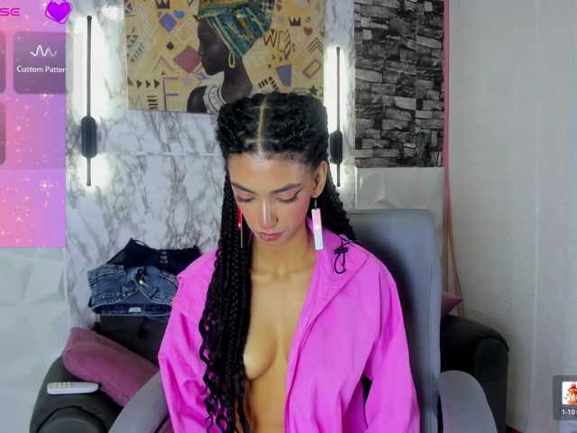 queencuarxxo Live Cam on BongaCams