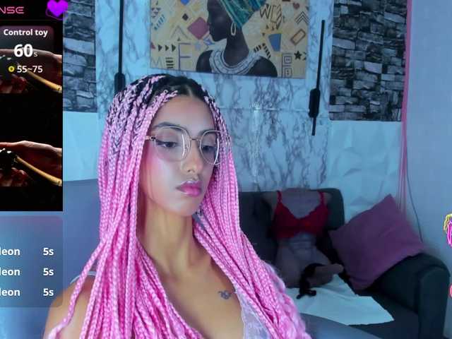 queencuarxxo's BongaCams show and profile