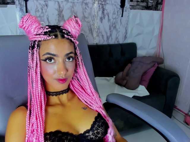 queencuarxxo's BongaCams show and profile