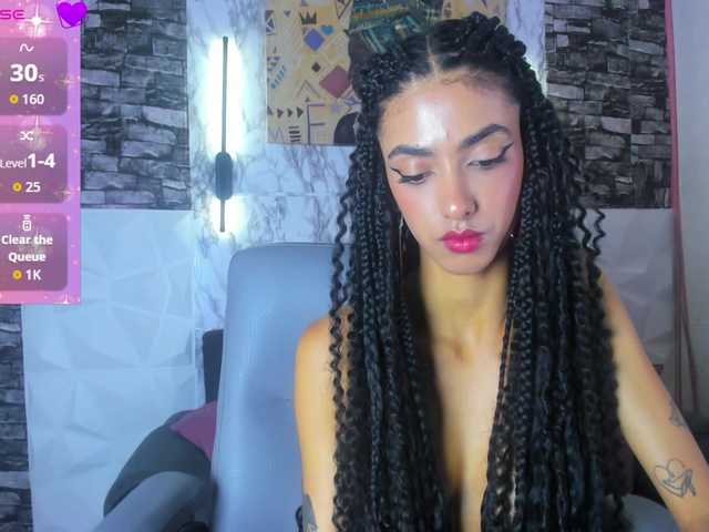 queencuarxxo's BongaCams show and profile