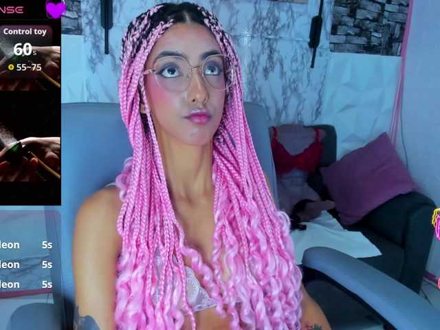 queencuarxxo's BongaCams show and profile