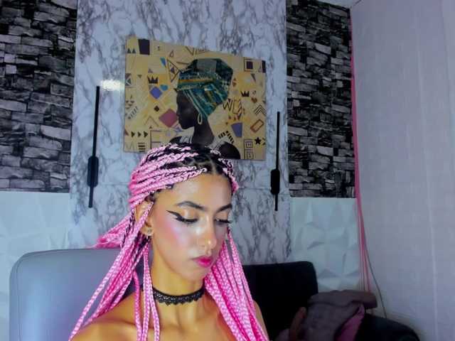 queencuarxxo's BongaCams show and profile