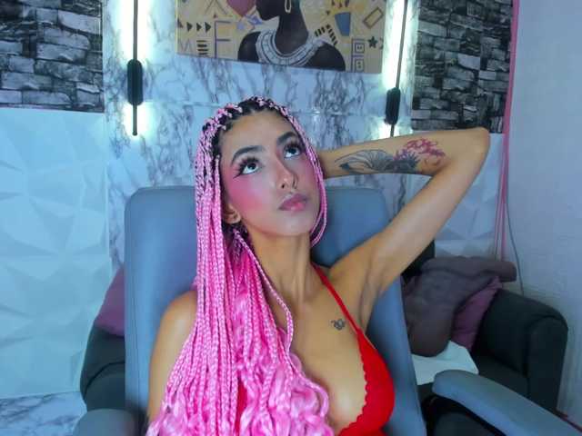 queencuarxxo's BongaCams show and profile