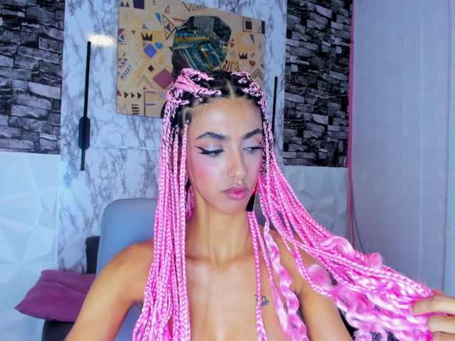 queencuarxxo's BongaCams show and profile