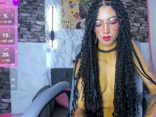 queencuarxxo's BongaCams show and profile