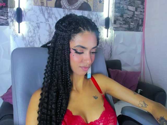 queencuarxxo's BongaCams show and profile