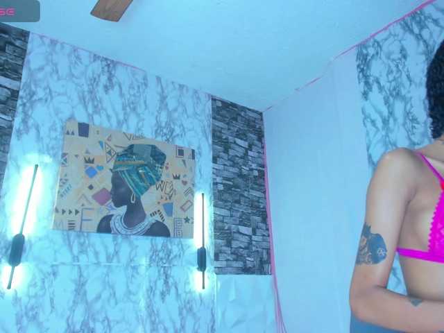 queencuarxxo webcam bongacams model stream image