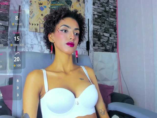 queencuarxxo live cam profile