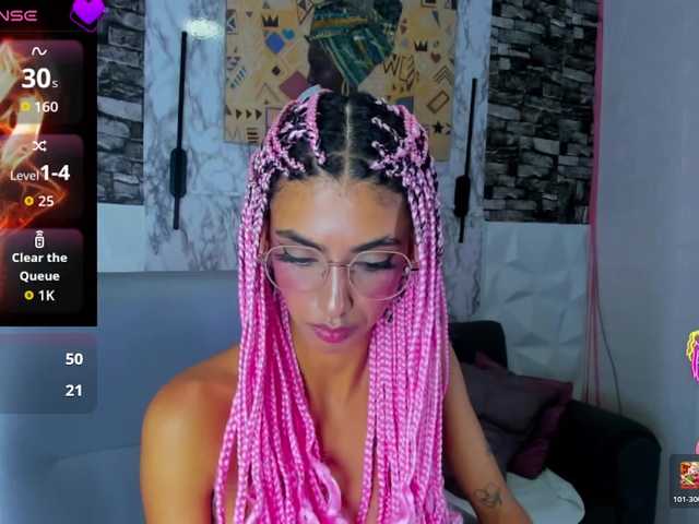 queencuarxxo's BongaCams show and profile