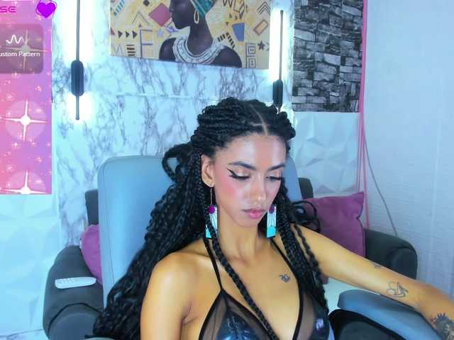 queencuarxxo's BongaCams show and profile