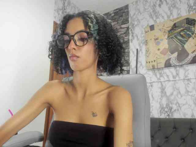 queencuarxxo webcam