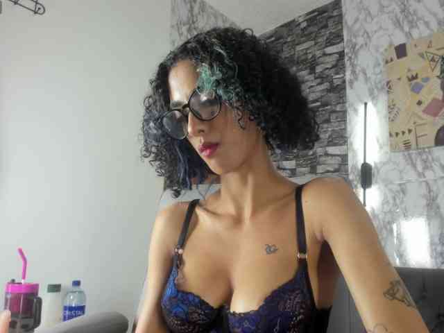queencuarxxo webcam