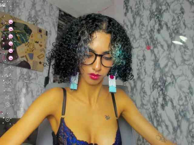 queencuarxxo webcam