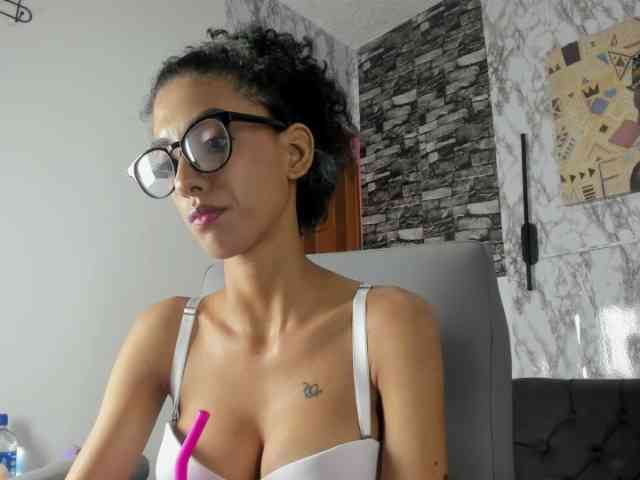 queencuarxxo webcam