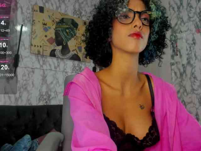 queencuarxxo webcam