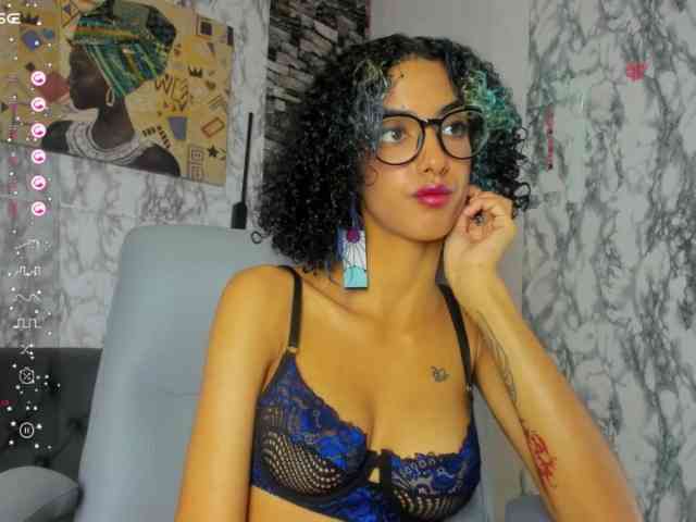 queencuarxxo webcam