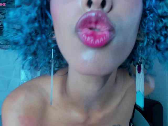 queencuarxxo webcam