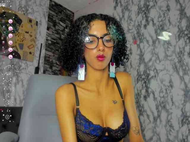 queencuarxxo webcam