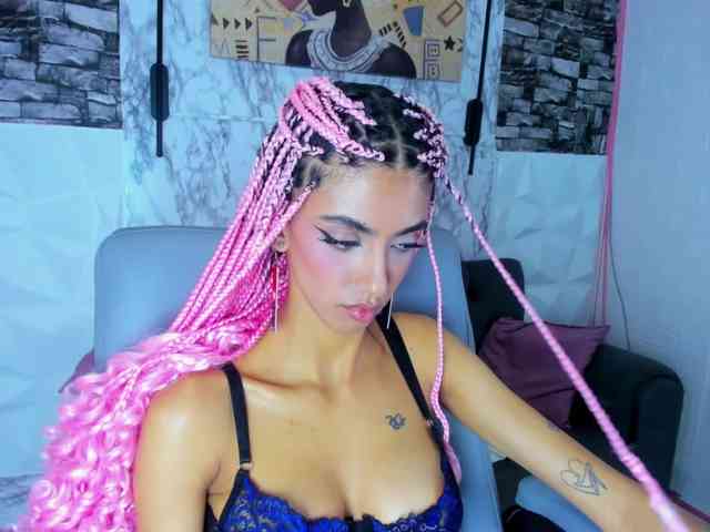 queencuarxxo webcam