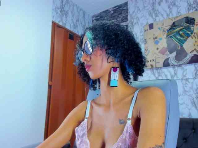 queencuarxxo webcam