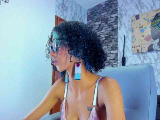 queencuarxxo webcam