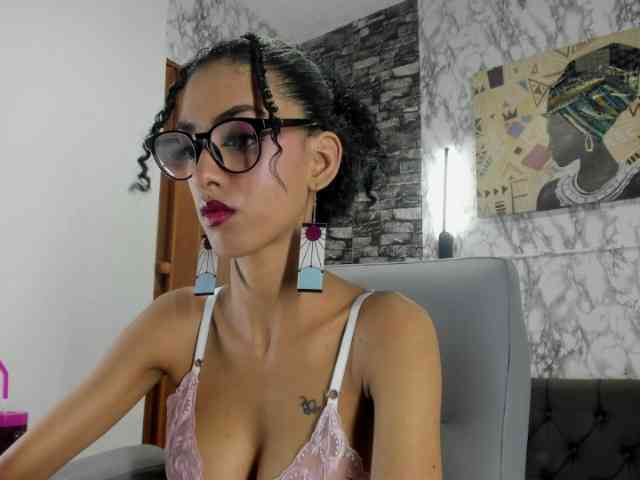 queencuarxxo webcam
