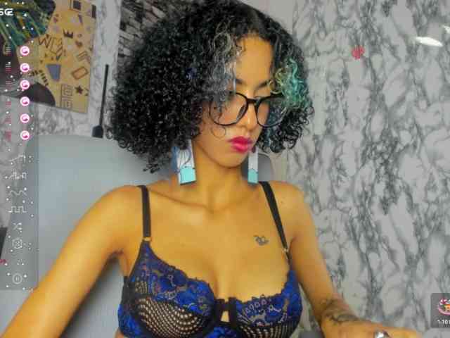 queencuarxxo webcam