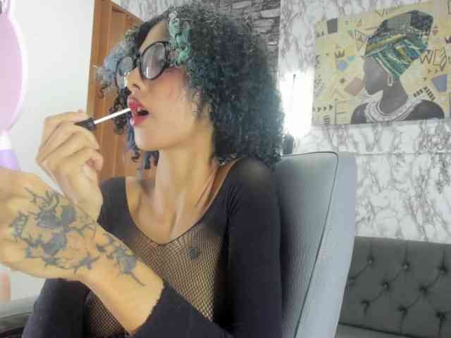 queencuarxxo webcam