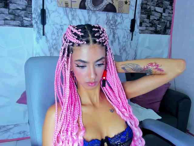 queencuarxxo webcam