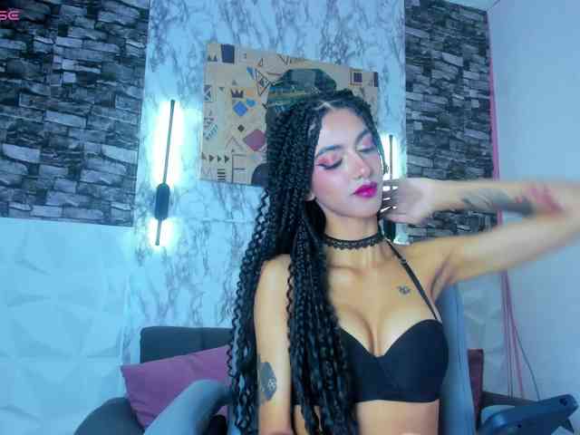queencuarxxo Live Webcam on BongaCams