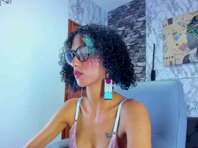 queencuarxxo webcam